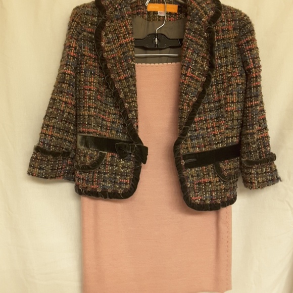 Ellie Tahari pencil wool skirt, great fit. - Picture 3 of 4